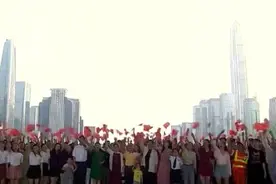 高唱《我的祖国》凝聚爱国热忱图片