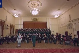 俄亚历山大红旗歌舞团中文演唱《七律·长征》祝贺中国共产党百年华诞图片