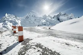雪崩后被困6个月，是他在雪山上救了我的命！图片