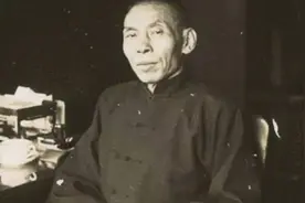 杜月笙晚年生活艰难，去世前却将所有欠条烧毁，告诫亲人不得追债图片