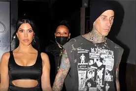 考特尼·卡戴珊或已与传奇鼓手完婚，若然，这是三孩母亲首婚图片