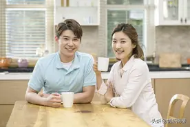 “忠诚于婚姻才能幸福”：男人背叛婚姻的代价有四个，要懂得避免图片