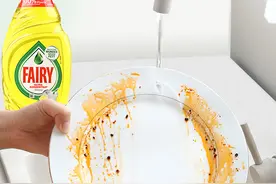 这个德国洗洁精太牛了吧，1滴能洗30个盘子，关键它还能"喝"图片