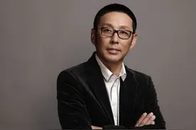 小鲜肉明星拿着天价片酬，用几十个替身，这种现象正常吗？图片