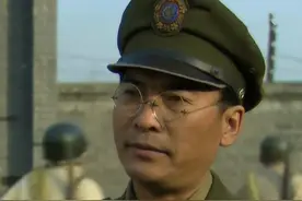 三看《历史的天空》，才懂出场不多的文泽远，才是隐藏最深的狠角图片