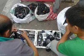 农村那些回收的旧手机，最终去了哪？真的能泄露信息吗？图片