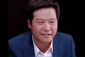 雷军称不送充电器创意是他首创的，不是抄苹果图片