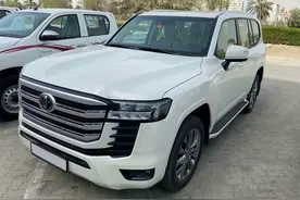 2022款陆巡海外提车！落地85万！外观升级，3.5双涡轮引擎真霸气图片