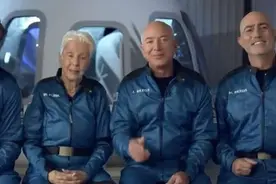 贝佐斯辩护：亿万富翁争相前往太空，这不是有钱人的游戏！我是为帮助为子孙后代建造“基础设施”图片