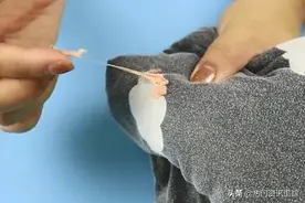 口香糖粘衣服上怎么办？教你一个小妙招，让口香糖自己掉下来！图片