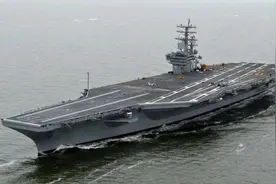 世界上最恐怖的航母，耗资852亿，能住下6000人，20年不需要靠岸图片