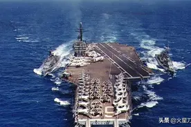 两颗核弹击沉航母难度很大，但航母将瞬间报废，只剩废铁躯壳图片