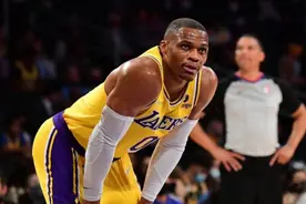 雷霆给机会了！蒙克安东尼接连三分三不沾，威少砍四双成NBA首人图片