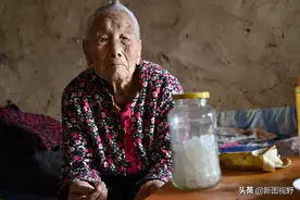 104岁长寿老人，每天睡16个小时，爱吃3种食物，一辈子没去过医院图片