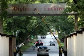 上万名志愿者进入阿富汗参战，阿富汗驻巴基斯坦大使的女儿遭绑架图片