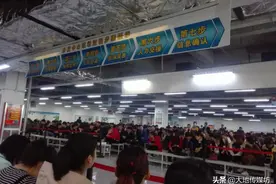 富士康工厂的新“日结青年”：还网贷、找对象，“不干正式工”图片