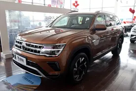 油耗8.5L 五米多的7座SUV大块头，便宜还是合资，实拍途昂图片