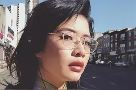 留学生机场看到，有人放弃绿卡也要回国，许可馨不回真的不稀罕图片