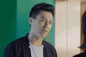 靳东：与离婚带娃江珊同居5年，又娶二婚李佳，今一家四口很幸福图片