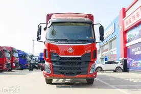 6米8载货车不到14万就可入手，拉绿通买它值不值？图片