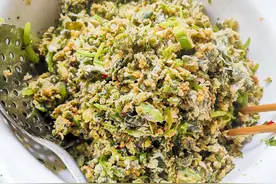 茼蒿蒸菜可比炒茼蒿好吃多了！孩子一顿吃四碗，好吃管饱又解馋图片