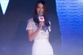 高圆圆的裙子谁看谁难受，包臀裙显出"花瓶身"，曲线尽显女人味图片