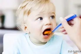 孩子吃饭总是坐不住？试试这几招，立马变乖乖图片