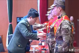 灵璧县欢送130名新兵奔赴军营图片