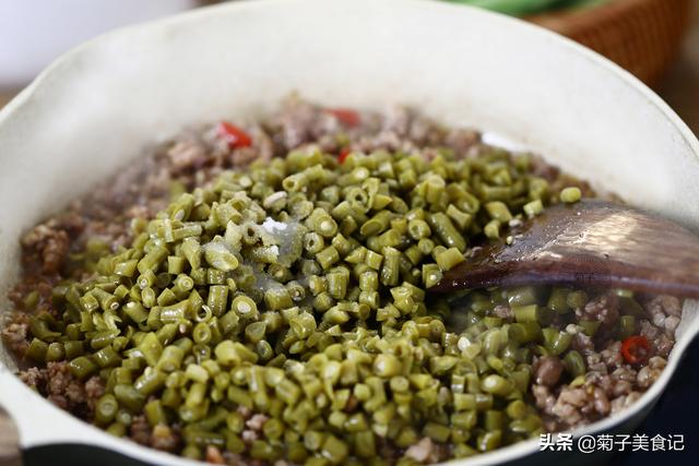 泡菜肉末营养丰富，做法简单，开胃下饭的原因原来在这里