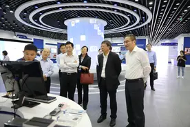 中国建设银行总行党委委员、副行长纪志宏一行调研中国声谷图片