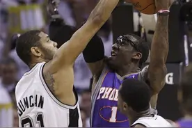 小斯生涯交手邓肯55场，24胜31负，场均21+8！那邓肯呢？出乎意料图片