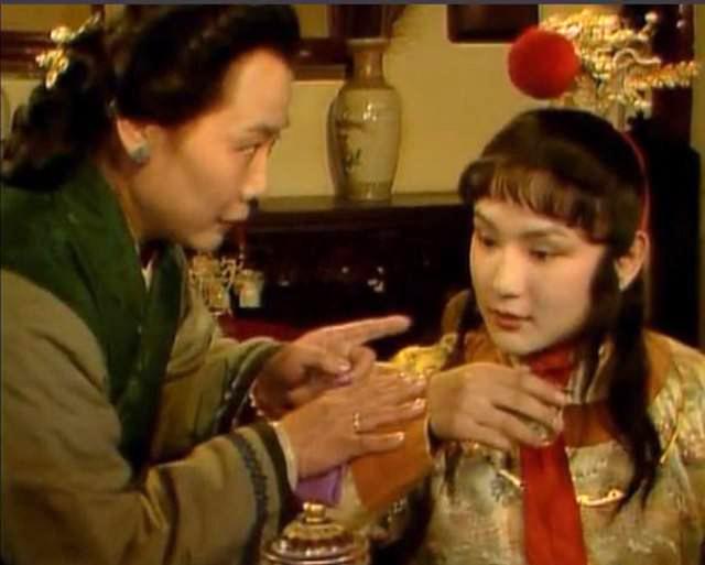 《诗经》有“念彼不迹，载起载行”，这里的“起”是什么意思？