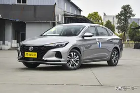 国产动力也能好评如潮，长安逸动PLUS蓝鲸动力给自主品牌争气了图片