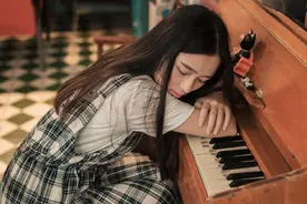 周末遐想：善良的人以感情为重，无情的人也有感情图片
