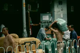 中国多少家庭有100万存款？普通人如何赚到第一个一百万？图片