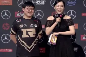 卡莎拉低AD门槛，是个人都会玩？图片