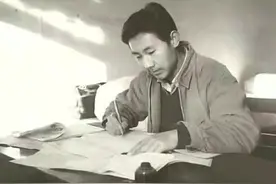 腾格尔：经历离婚、女儿离世后，如今一家三口相亲相爱图片