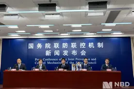 皮肤变黑的易凡医生怎样了？救治医生：已康复还挺英俊图片