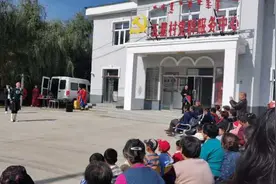 草原儿女爱祖国 中华民族共团圆 扎兰屯市乌兰牧骑开展为民演出活动图片