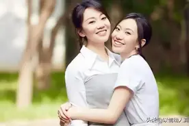 49岁闫妮：离婚后为何要感谢前夫？和22岁女儿酷似姐妹图片