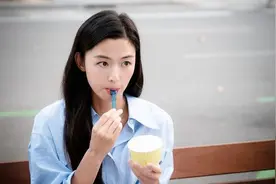 “输了你一个，赢了全世界”离婚半年，前妻的朋友圈刺痛男人心图片