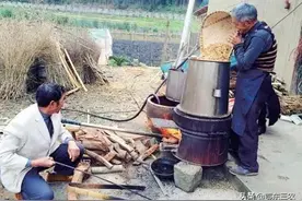 在农村买了20斤自酿纯粮酒，感觉不错，他们是怎样去除甲醇的？图片