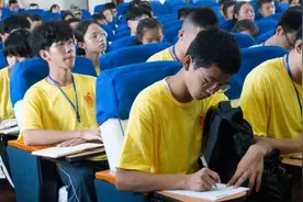 双减政策后，父母给孩子请“一对一私教”行吗？教育部给出答案图片