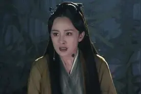 杨幂发际线高，但却不丑？因为她有这些“心机发型”的帮助图片