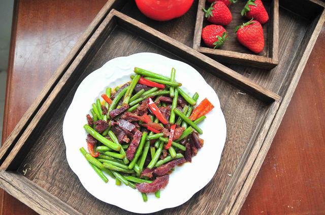 它含8种氨基酸，家里条件不好也要给孩子吃，每周吃1次，身体棒