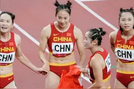 中国男女队同时参加4*100米接力决赛，价值无比，当获最大奖牌图片