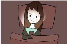 睡觉总是躺着玩手机，长期下去身体会有哪些变化？别不当回事图片