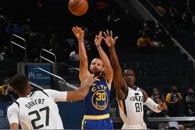 库里永远滴神！关键三分助勇士击败联盟第一，提前锁定附加赛图片