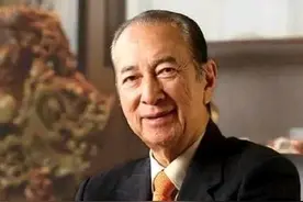 澳门四大家族，出了两位最高行政长官，一位受到毛主席亲自接见图片