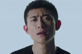 张一山跟她拍吻戏，因太入戏伸出舌头？网友：又学会一招图片